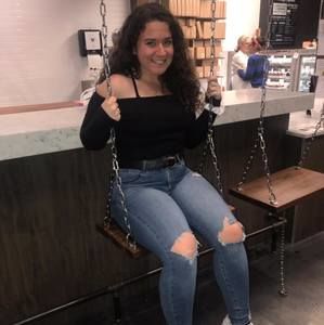 Meet your Posher, Danielle